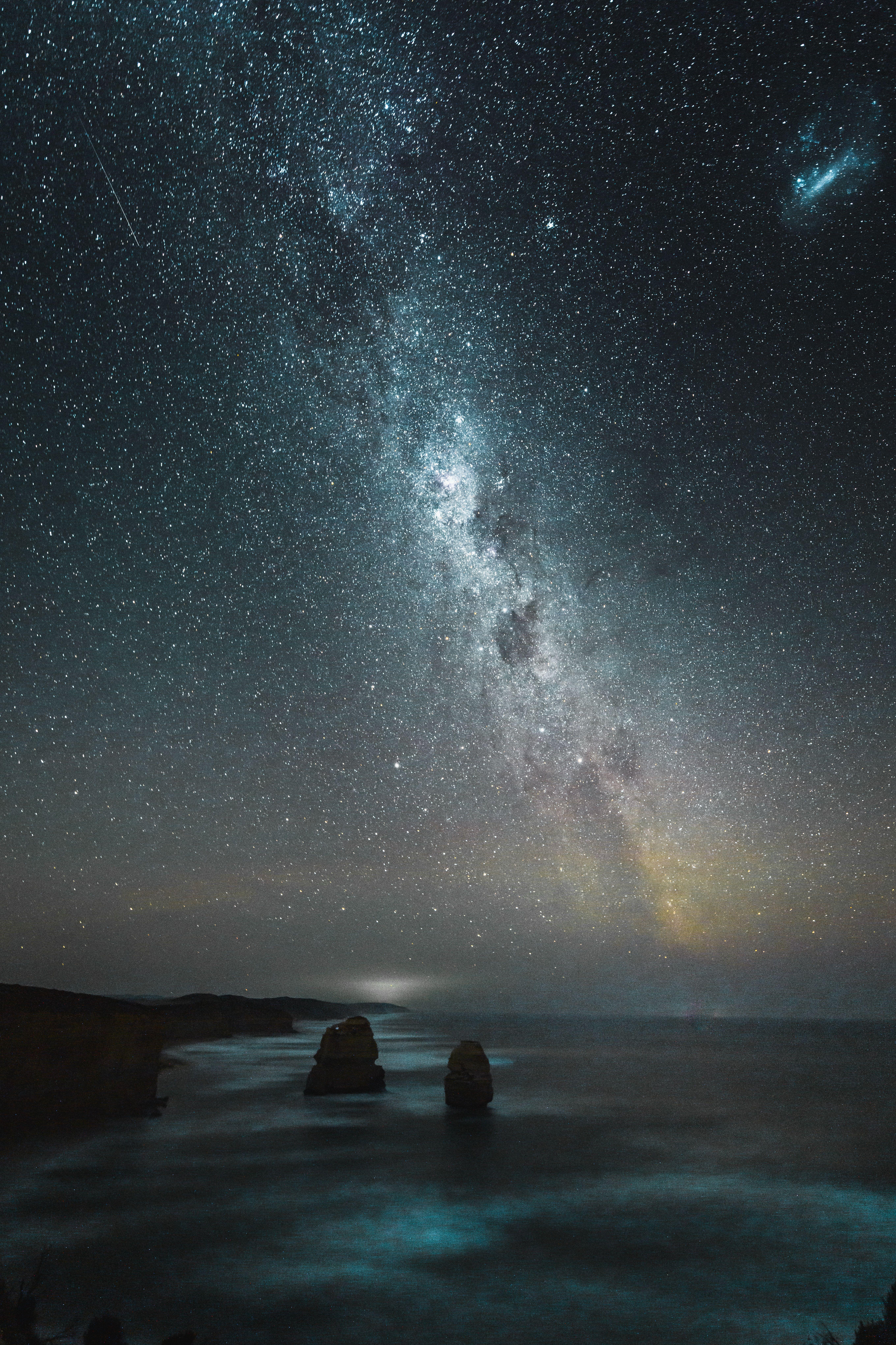 5438x8157 Download wallpaper 5438x8157 beach, night, starry sky, milky way, sea HD background
