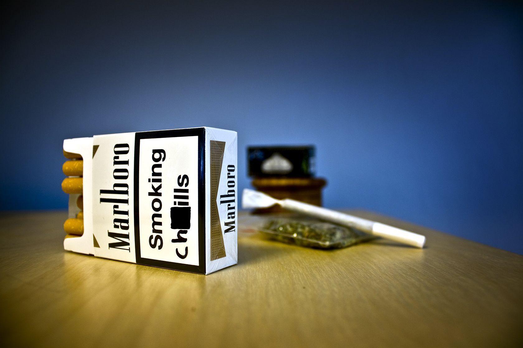 1680x1120 Cigarette Smoking HD Background
