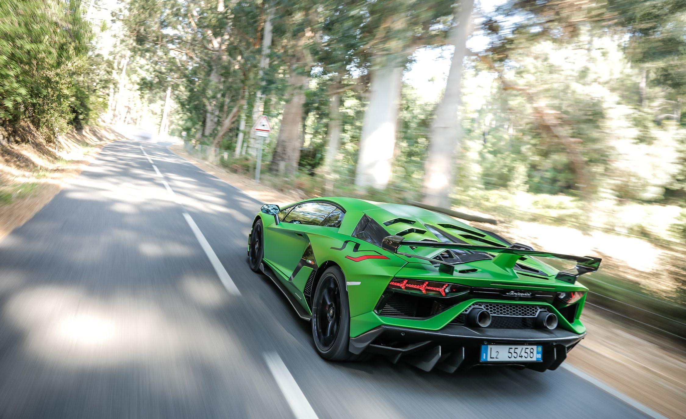 2250x1375 Lamborghini Aventador SVJ Rear Three Quarter Wallpaper (146)