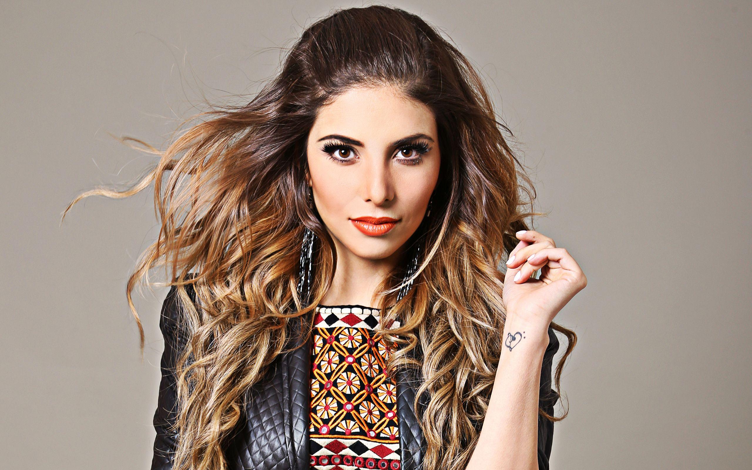 2560x1600 Download wallpaper Gloria Aura, mexican singer, portrait, photohoot, smile, beautiful mexican woman for desktop with resolution 2560x1600. High Quality HD picture wallpaper