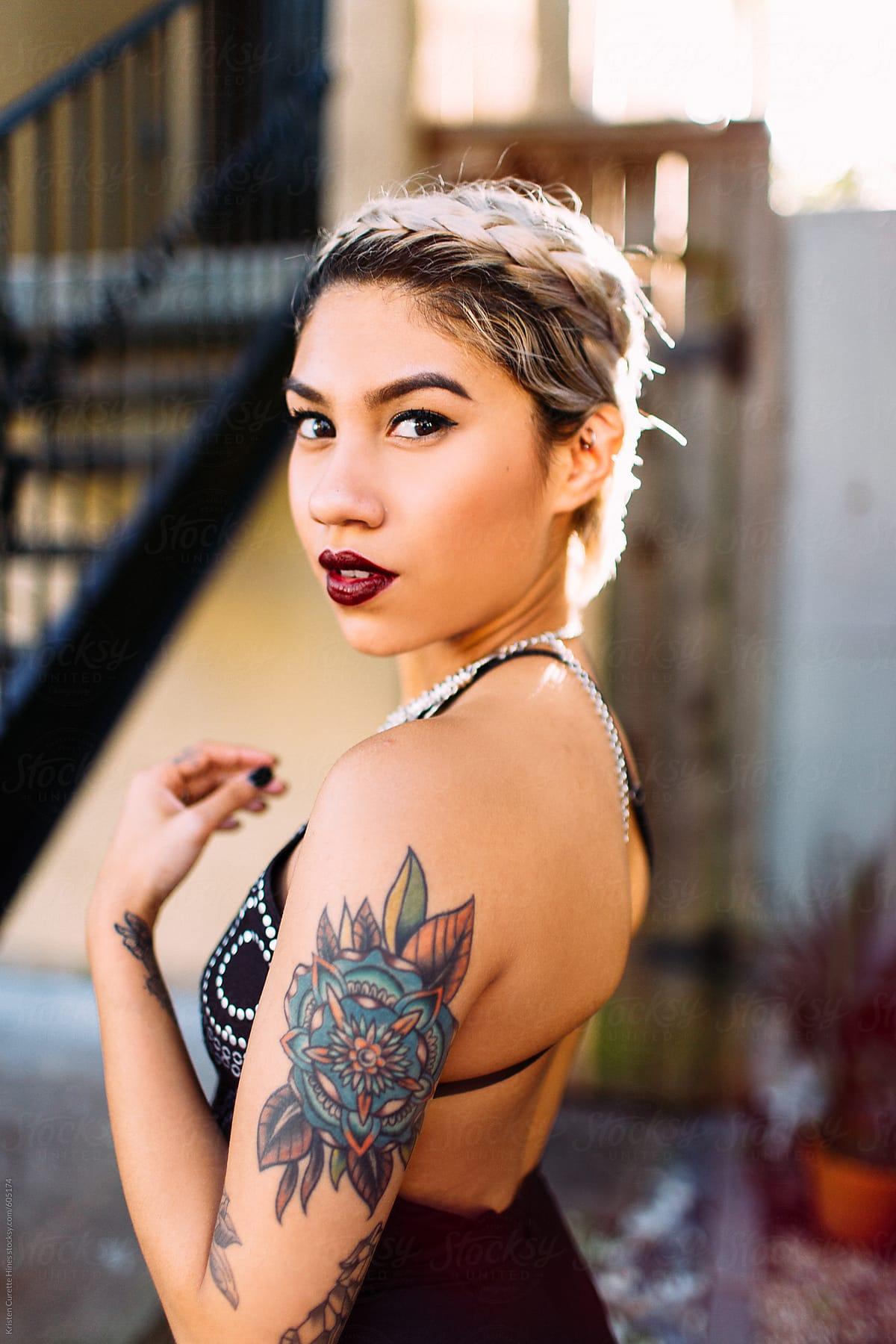 1200x1800 Beautiful hispanic woman looking over her shoulder by Kristen Curette & Daemaine Hines