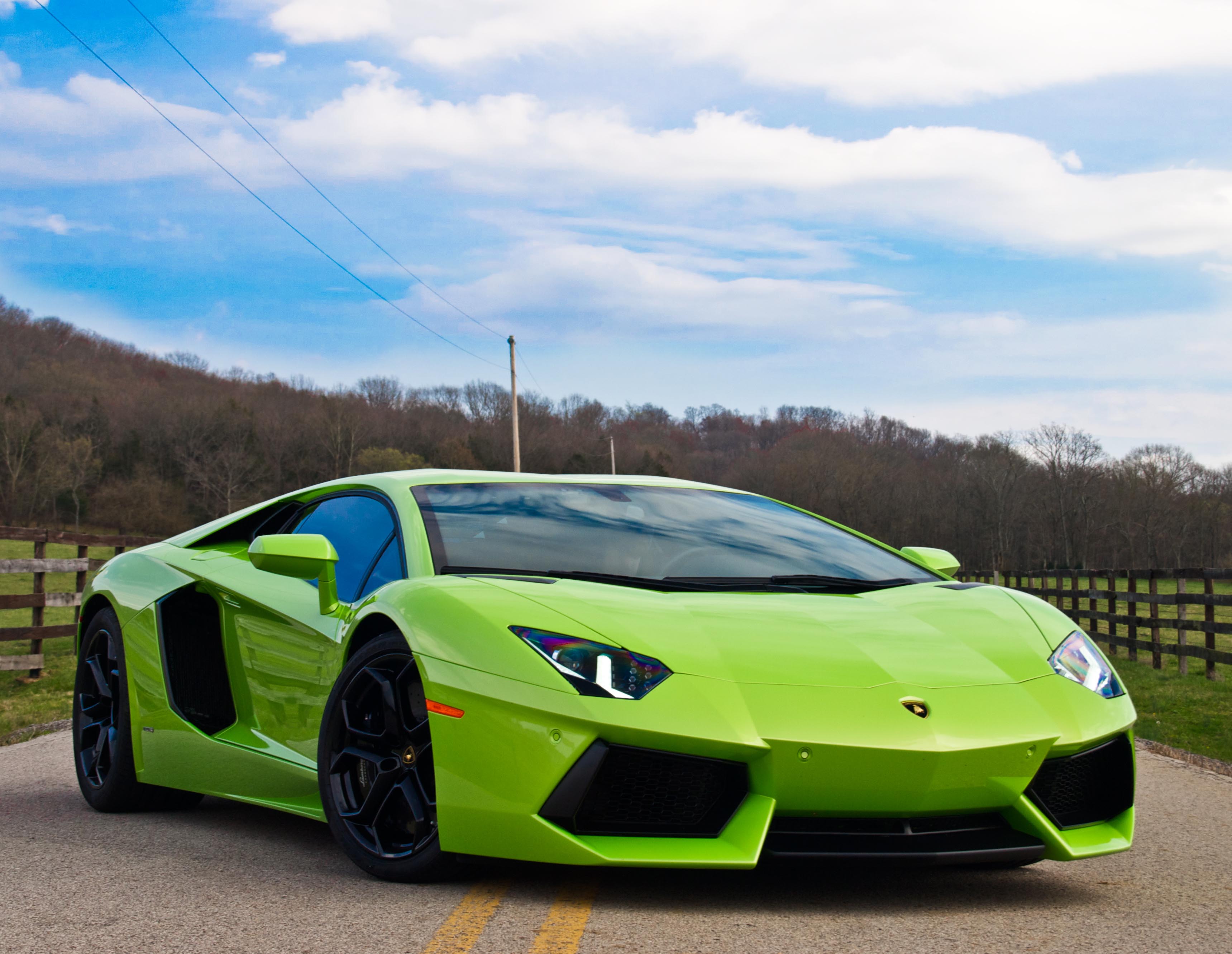 3438x2663 Slime Green Lamborghini Wallpaper