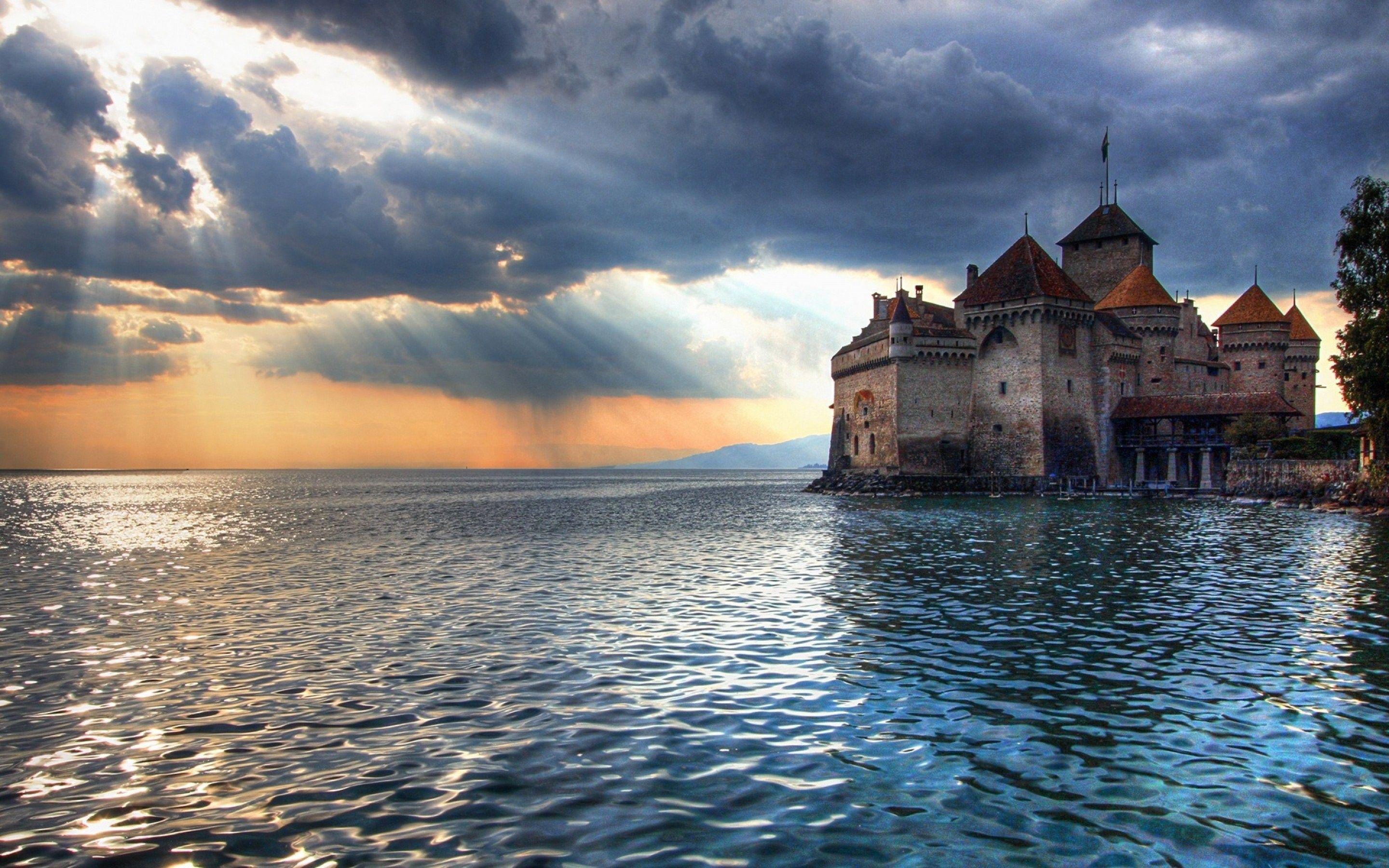 2880x1800 Amazing Chillon Castle in Veytaux Switzerland Wallpaper