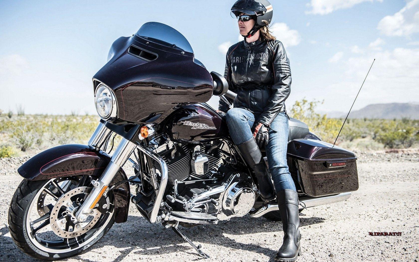 1680x1050 Harley Davidson Touring Street Glide 2014 Wallpaper