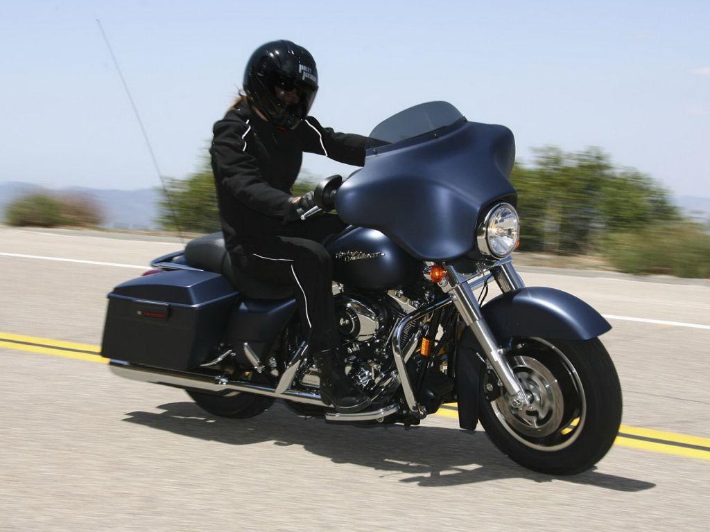 1024x768 Harley Davidson FLHX Street Glide Desktop wallpaper 1024x768