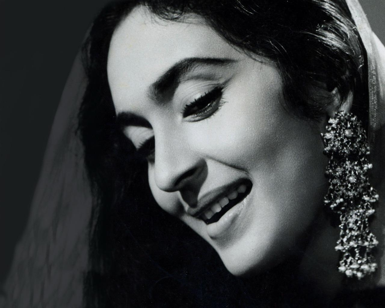 1280x1024 Portrait of Hindi Movie Actress Nutan > Rishi Reviews