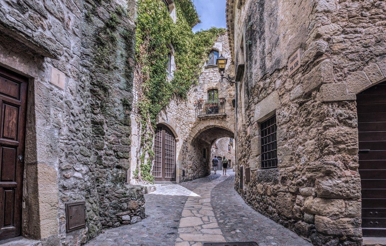 1332x850 Wallpaper street, home, lantern, Spain, Catalonia, tourists, medieval village image for desktop, section город