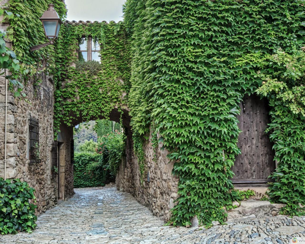 1280x1024 medieval village of peratallada catalonia