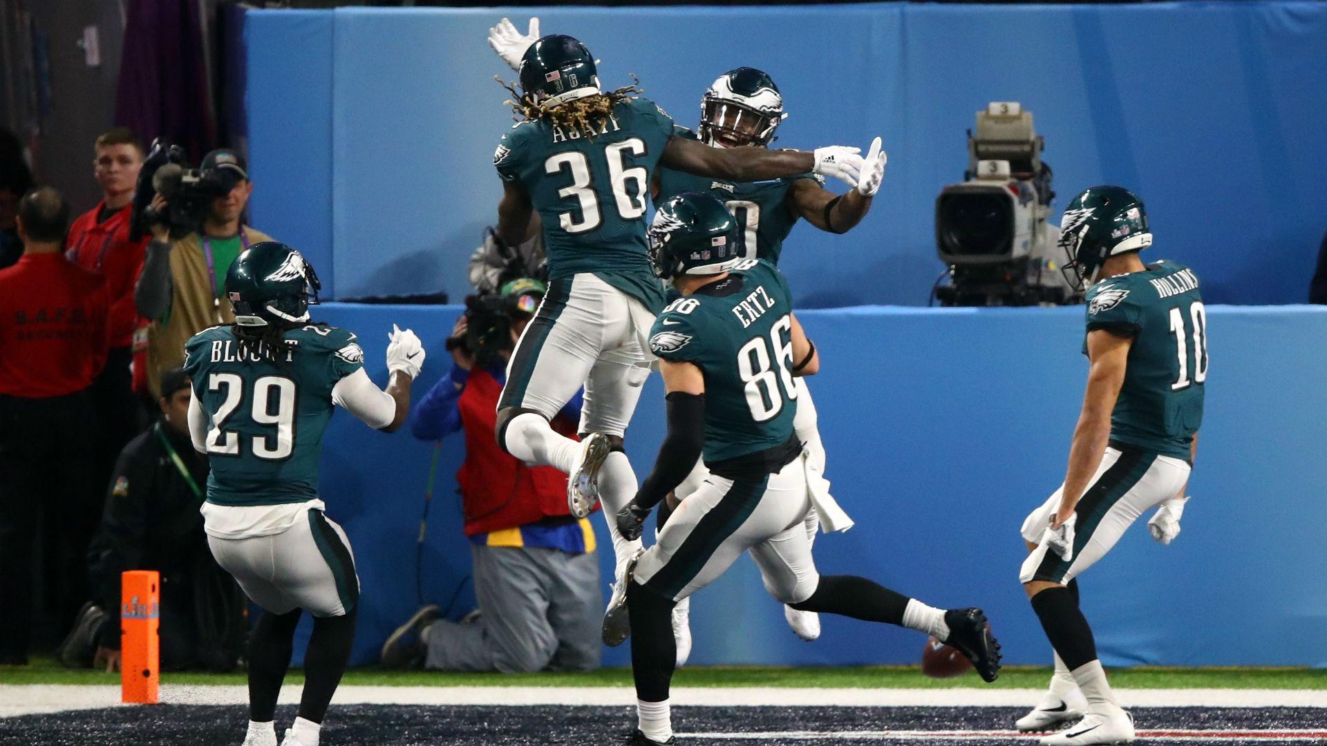 1920x1080 Eagles fan swipes seat from U.S. Bank stadium. Sporting News Canada