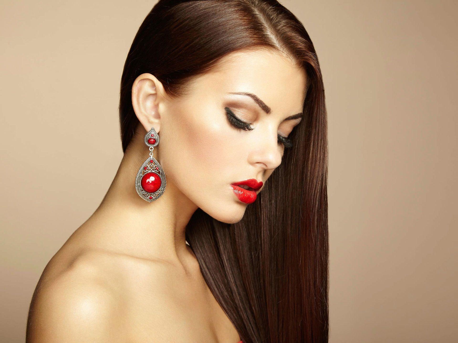 1920x1440 Wallpaper Beautiful makeup girl, earring, fashion 1920x1440 HD Picture, Image