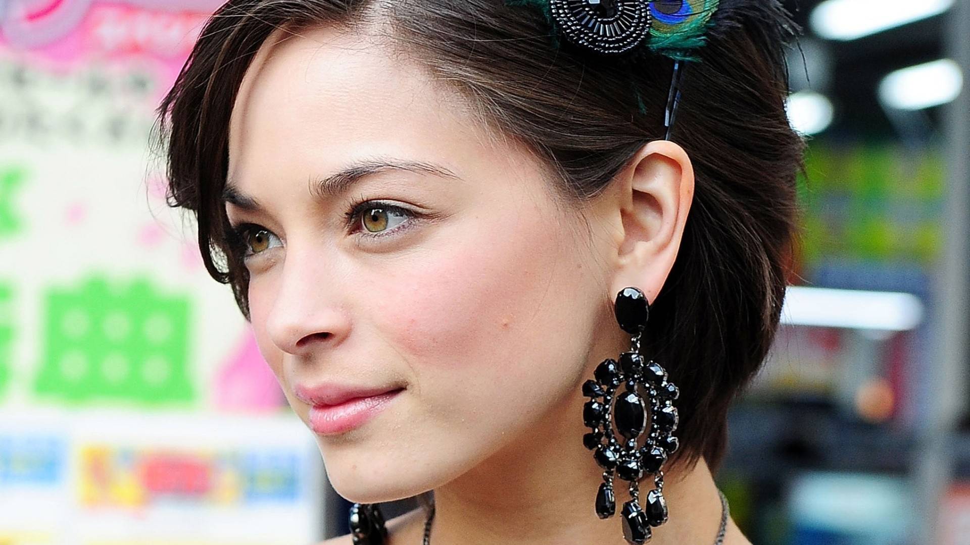 1920x1080 Earrings 4K wallpaper for your desktop or mobile screen free and easy to download
