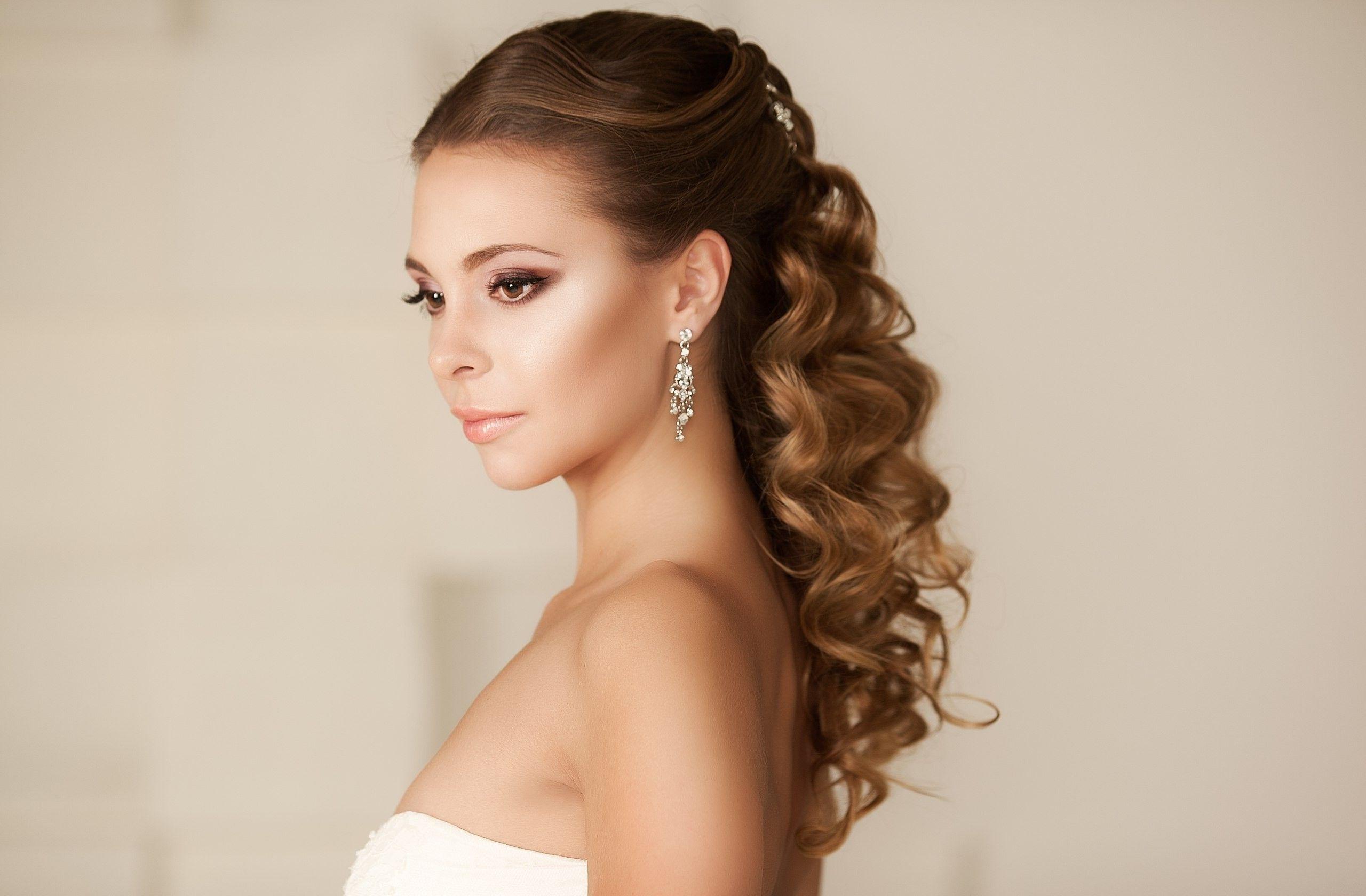 2560x1680 women, Earrings, Model Wallpaper HD / Desktop and Mobile Background