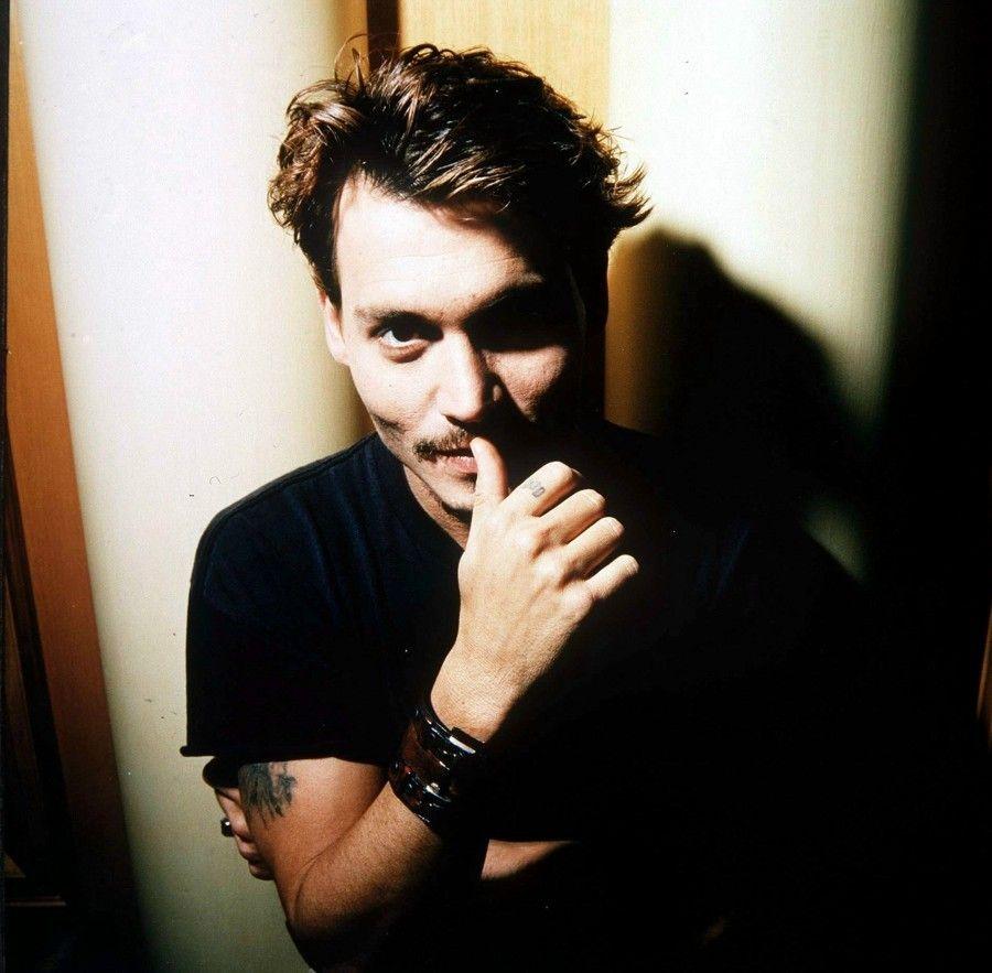 900x883 Johnny♥ Depp photo