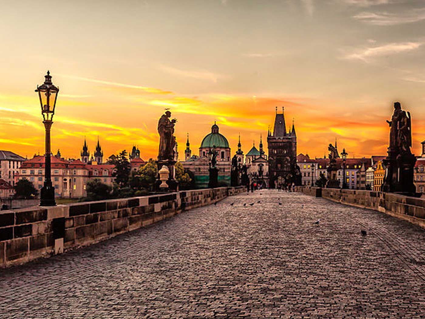 1400x1050 Deals Prague