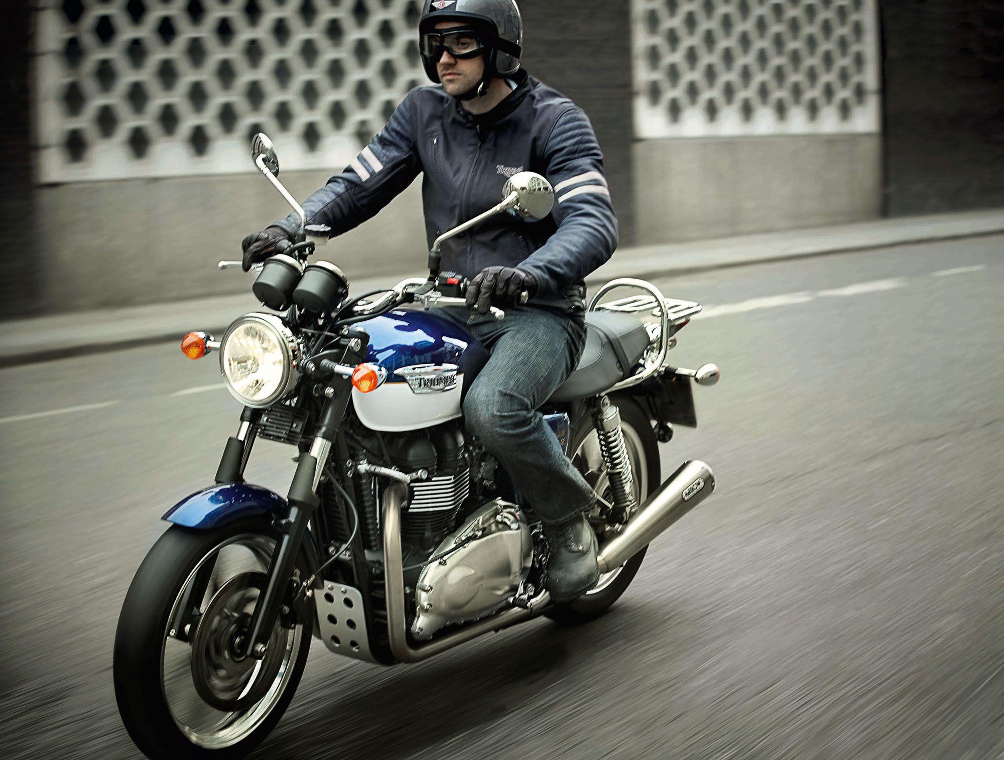 2000x1514 Triumph Bonneville S E Wallpaperx1514