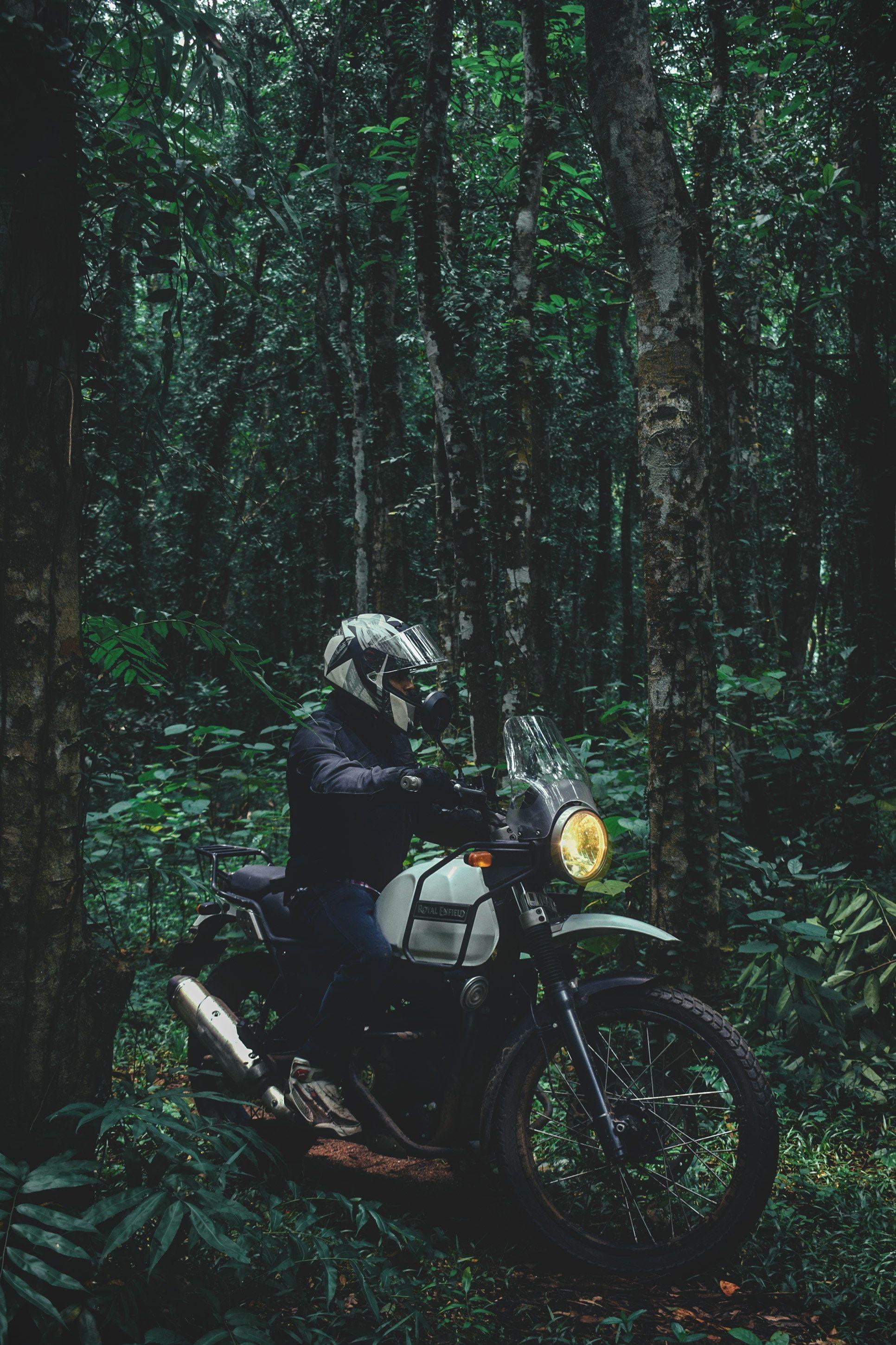 1932x2900 Himalayan Bike HD Photography Wallpaper