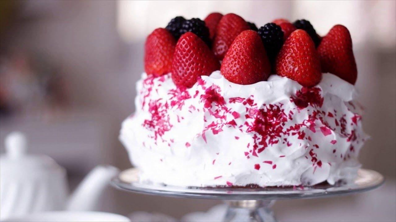 1280x720 Happy New Year Strawberry Cake Wallpaper