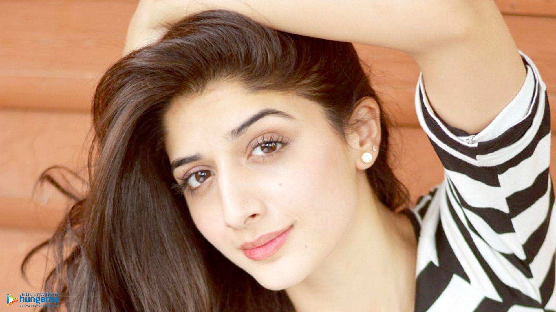 Mawra Hocane Biography, Wiki, Dob, Height, Weight, Sun Sign, Native Place,  Family, Career, Affairs and More