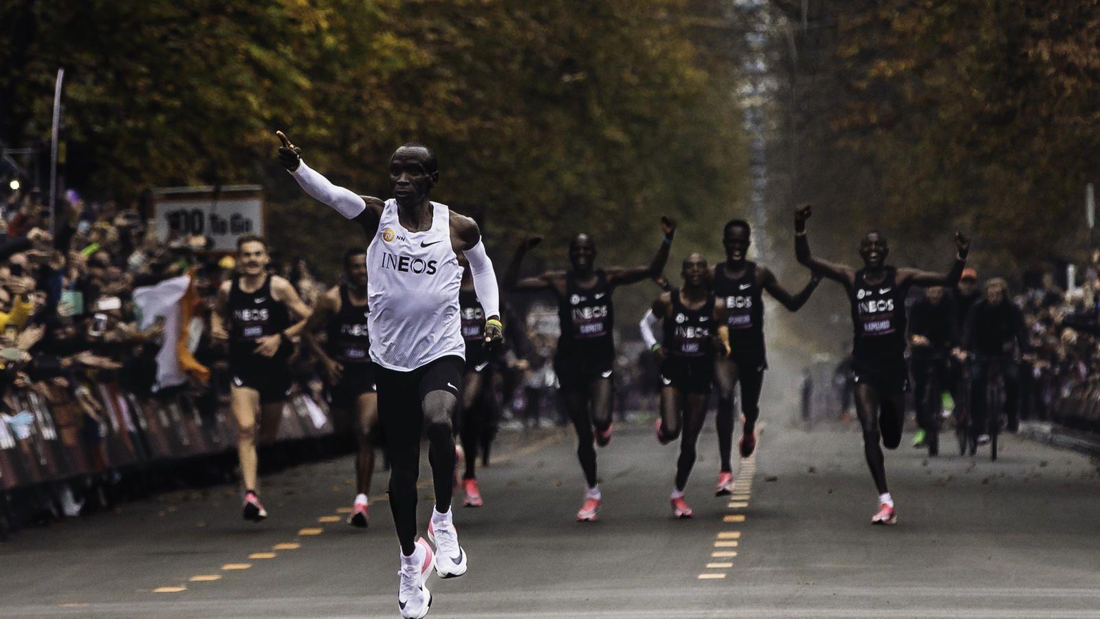 1600x900 Eliud Kipchoge 1:59 Attempt Kit Nike Next%