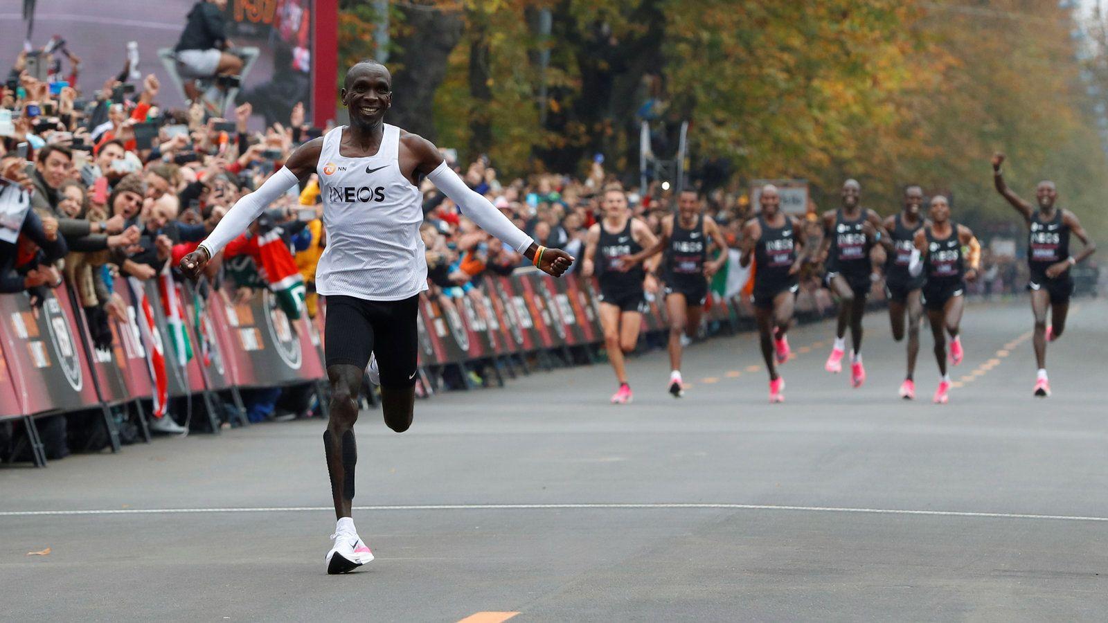 1600x900 Eliud Kipchoge Breaks Two Hour Marathon Barrier