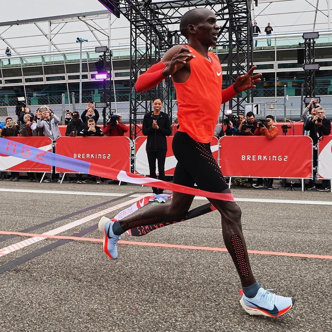 1080x1080 Eliud Kipchoge:00:25 The barrier just got that much closer. #Breaking2 #JustDoIt. Track and field, Marathon clothes, Running clothes