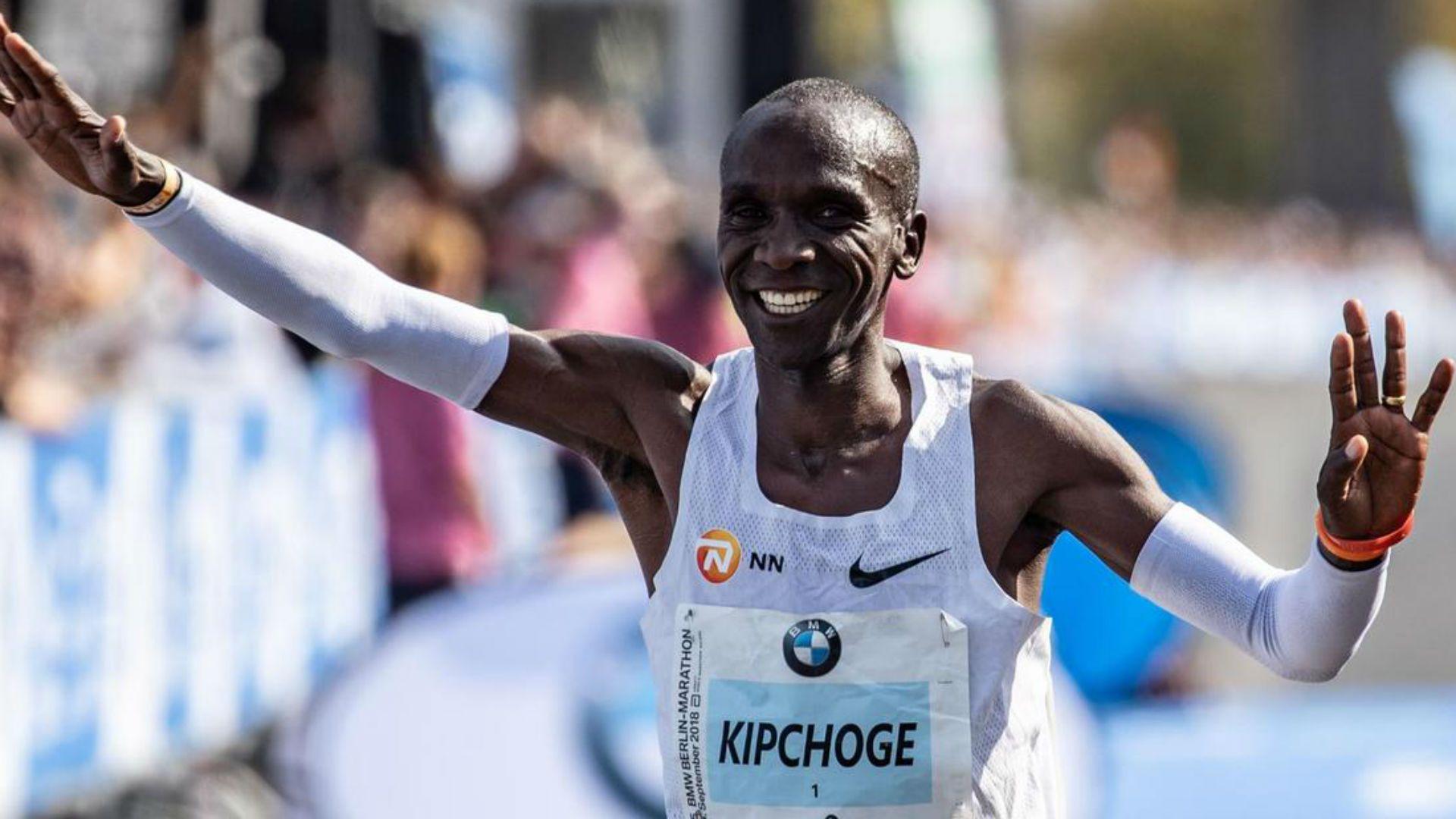 1920x1080 Eliud Kipchoge: Kenyan football stars tip runner to break world marathon record
