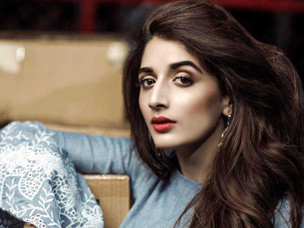 1024x768 Mawra Hocane reveals she is battling with anxiety & Style