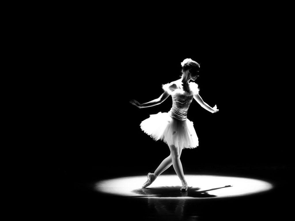 1024x768 Assertiveness 2 (Visual Assertiveness): This dancer asserts herself in every movement that she makes. Whether it is the r. Dance picture, Dance wallpaper, Dancer
