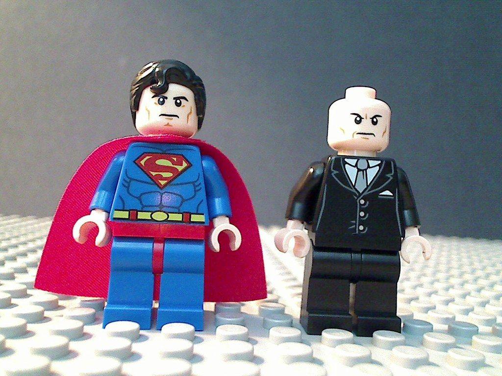 1024x768 Lego superman and lex luthor figres. They come from the set