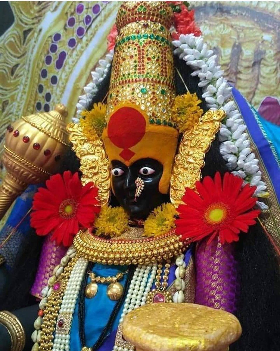 960x1200 Varsha Singh on X: Shree Mahalaxmi Ambabai Mandir, Kolhapur #Maharashtra The crowned of devi is made of gemstone &amp; weighs about 40 kilograms. The murti of Maa is carved in black stone