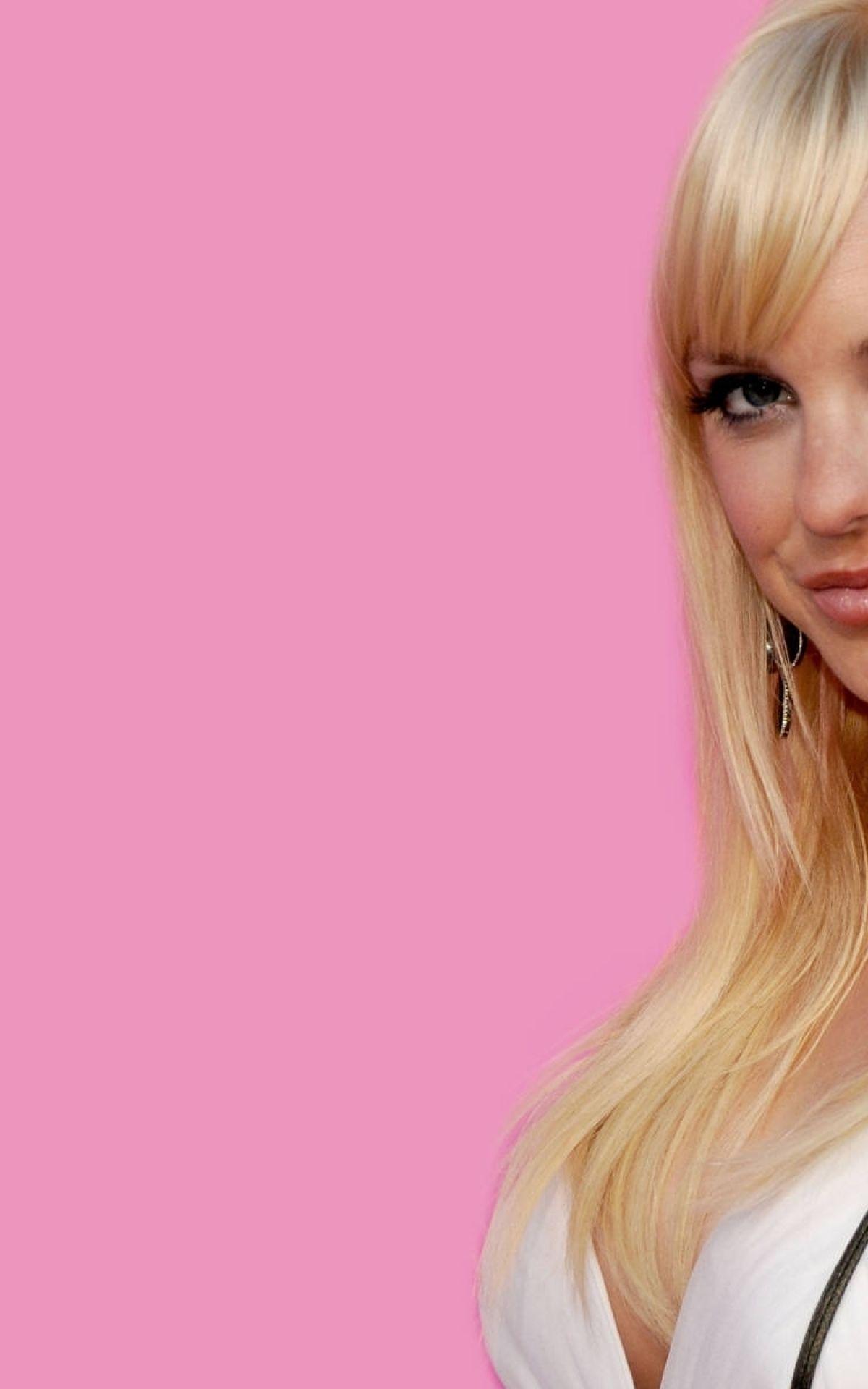 Uncensored Anna Faris Photos Surface Online? - hftm0i3