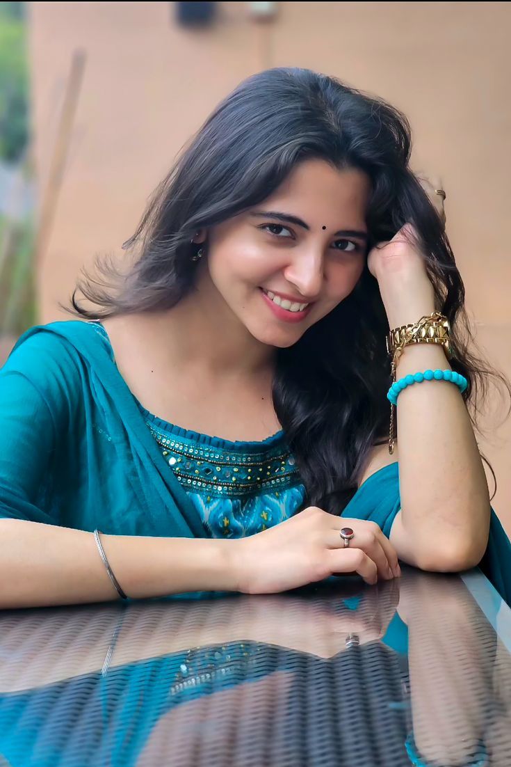 735x1102 Preethi asrani