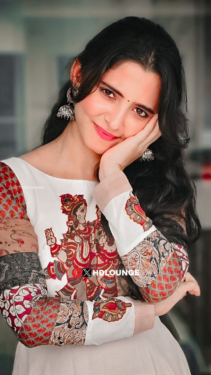 735x1306 Preethi Asrani