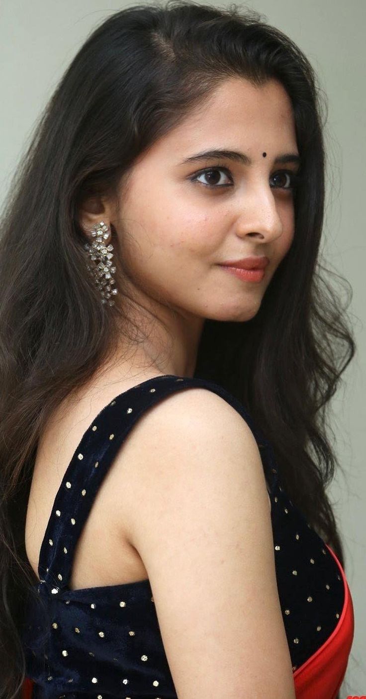 736x1405 Preethi