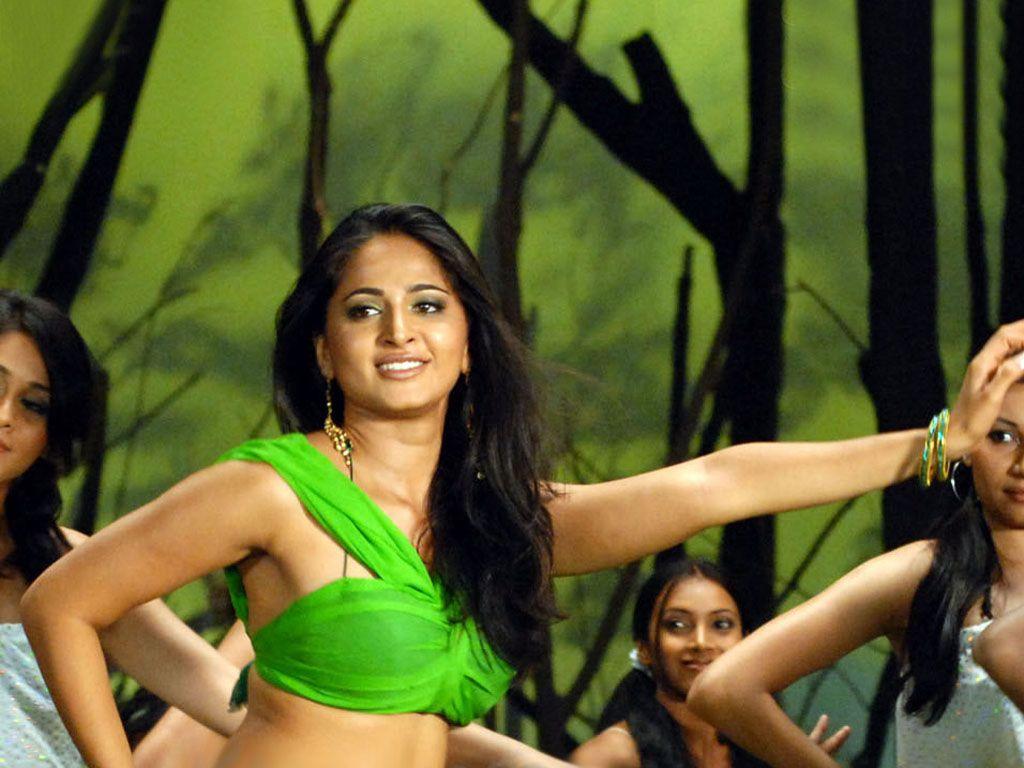 1024x768 Download Anushka Shetty Vettaikaran Wallpaper HD FREE Uploaded by ( wallpaper id)