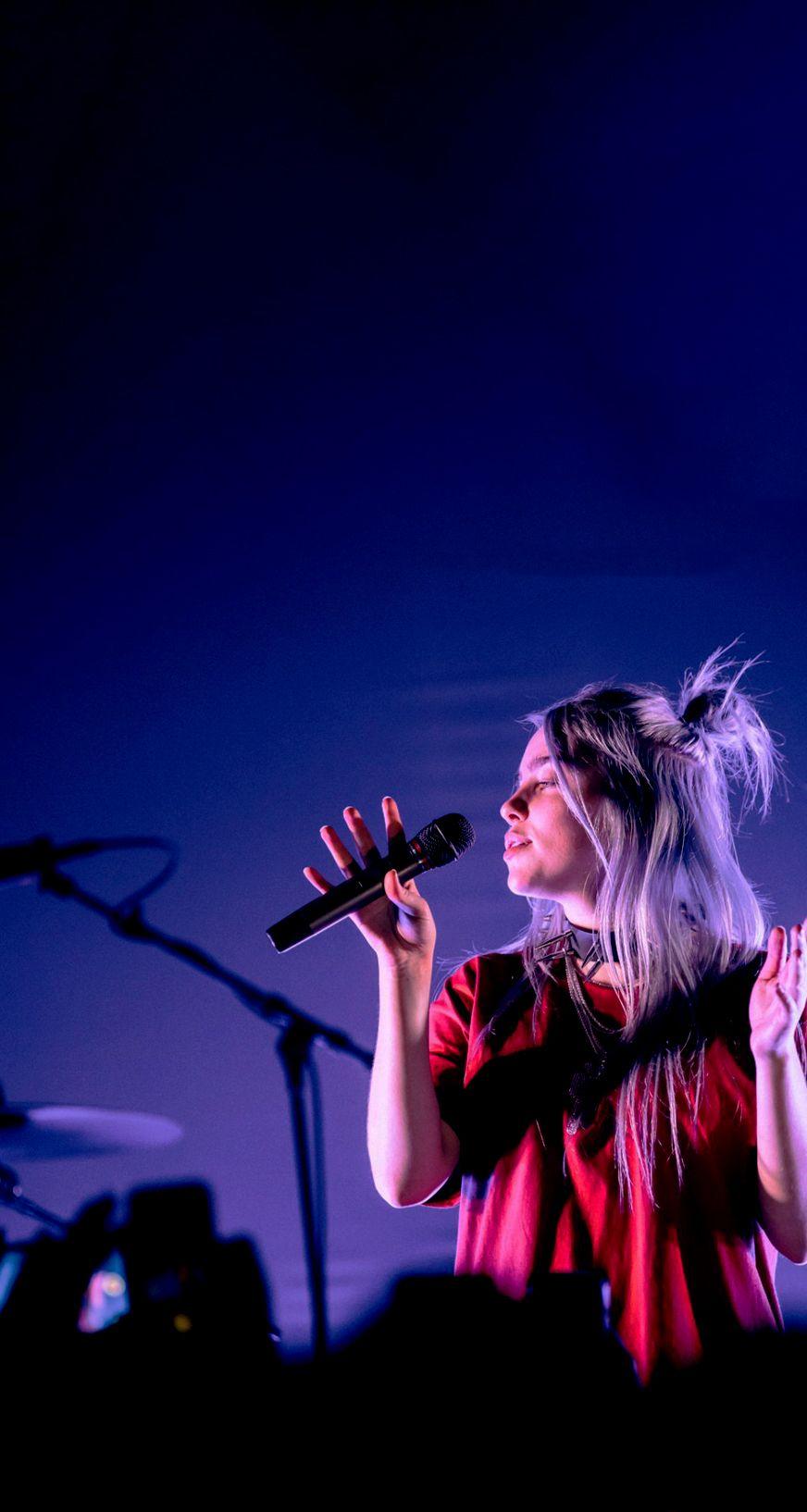 872x1634 Billie Eilish Concert Wallpaper