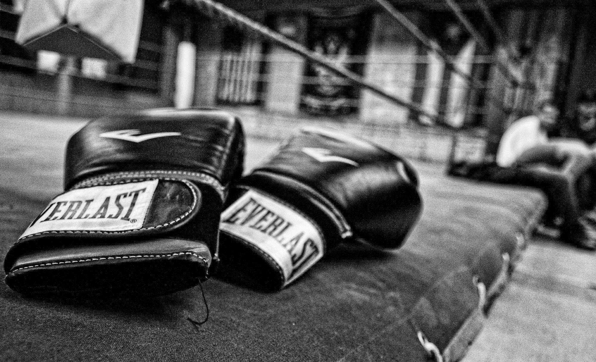 2000x1215 Full HD Boxing Ring Wallpaper