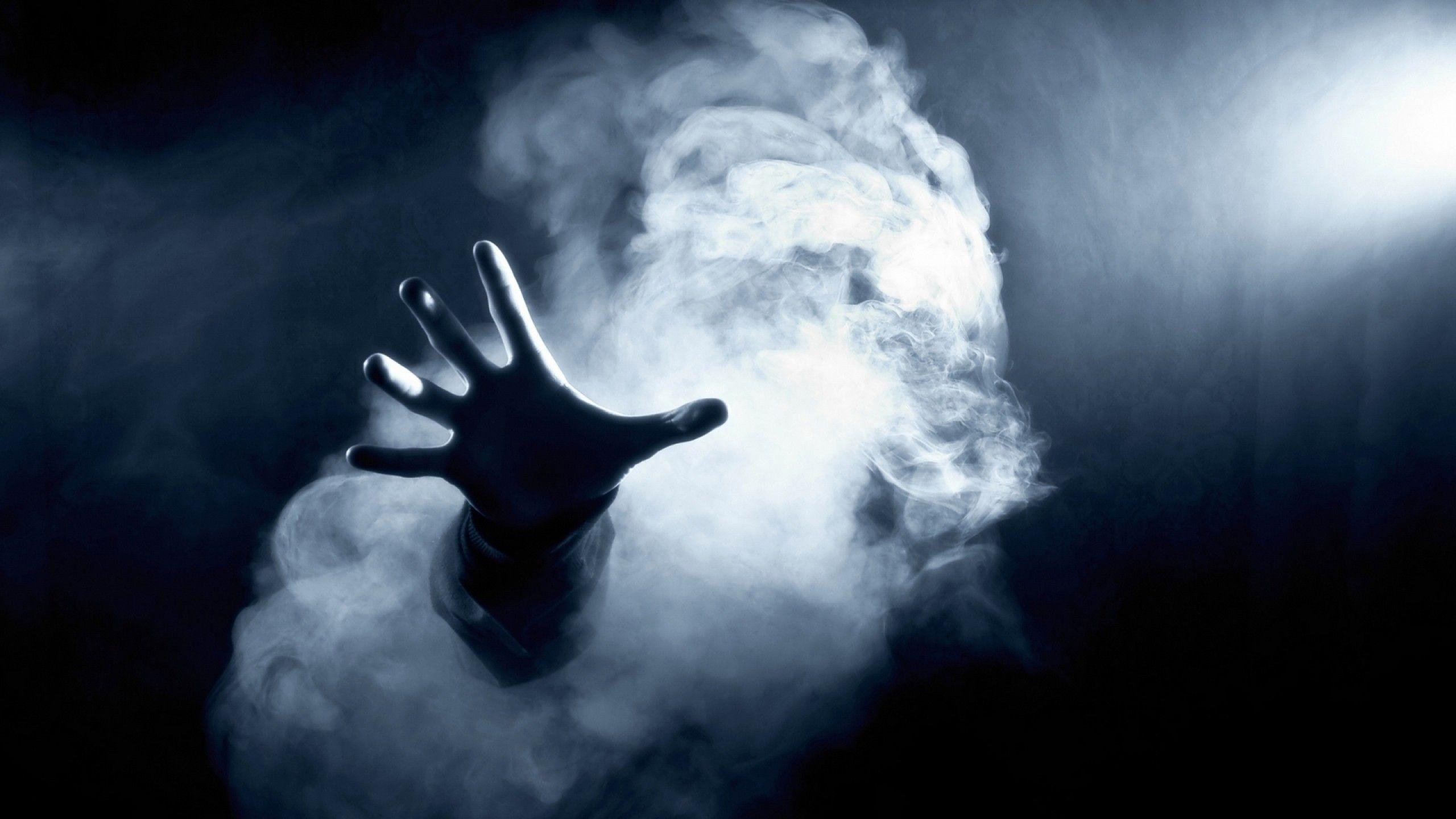 2560x1440 Download 2560x1440 Smoke, Hands, Dark Theme, Light, Thriller Wallpaper for iMac 27 inch