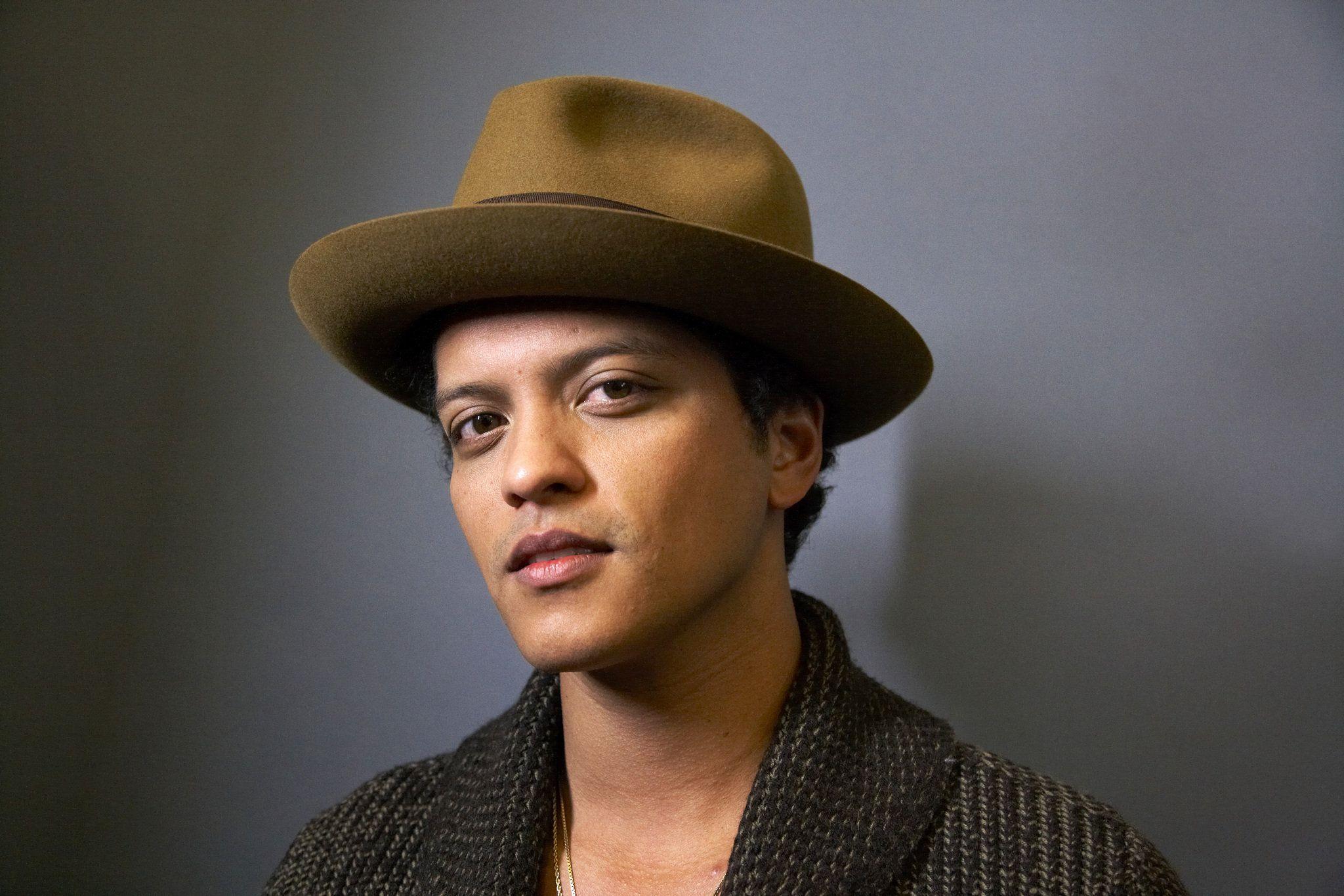 2048x1365 Bruno Mars' New Song Is an Amazing Tribute to Michael Jackson!