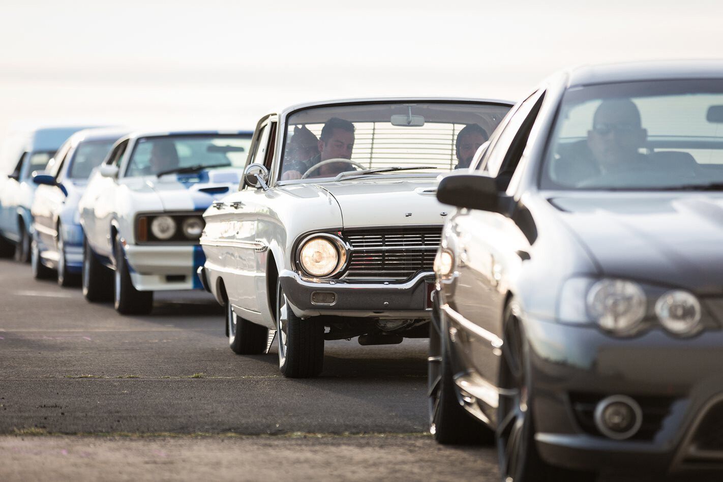 1422x948 FORD FALCON