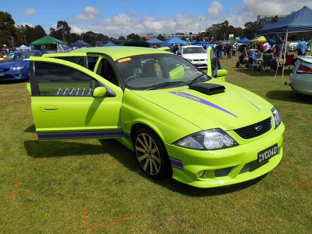 1024x768 Ford AU Falcon Custom Wagon. Modified 2001 Ford AU Fal
