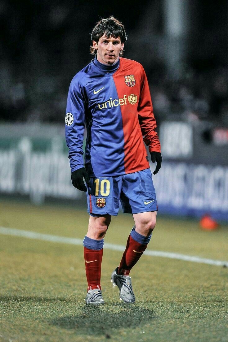 735x1105 Cristiano ronaldo lionel messi. Lionel messi wallpaper, Leonel messi, Lionel andres messi