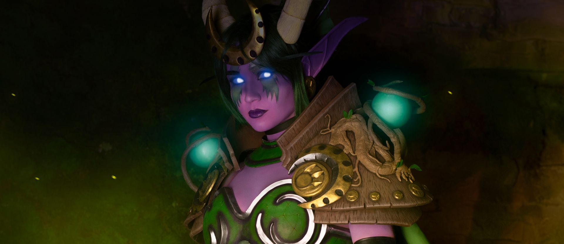 1920x830 Ysera the Dreamer. Amazing Rogue Cosplay