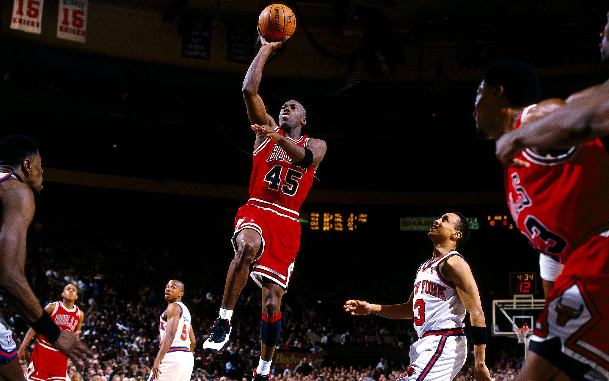 2048x1280 Chicago Bulls Legend Action Shot Basketball Wallpaperx1280
