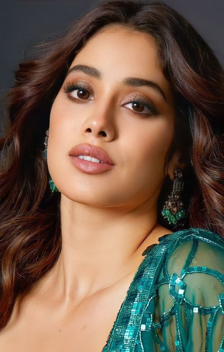 736x1153 Janhvi Kapoor wallpaper HD