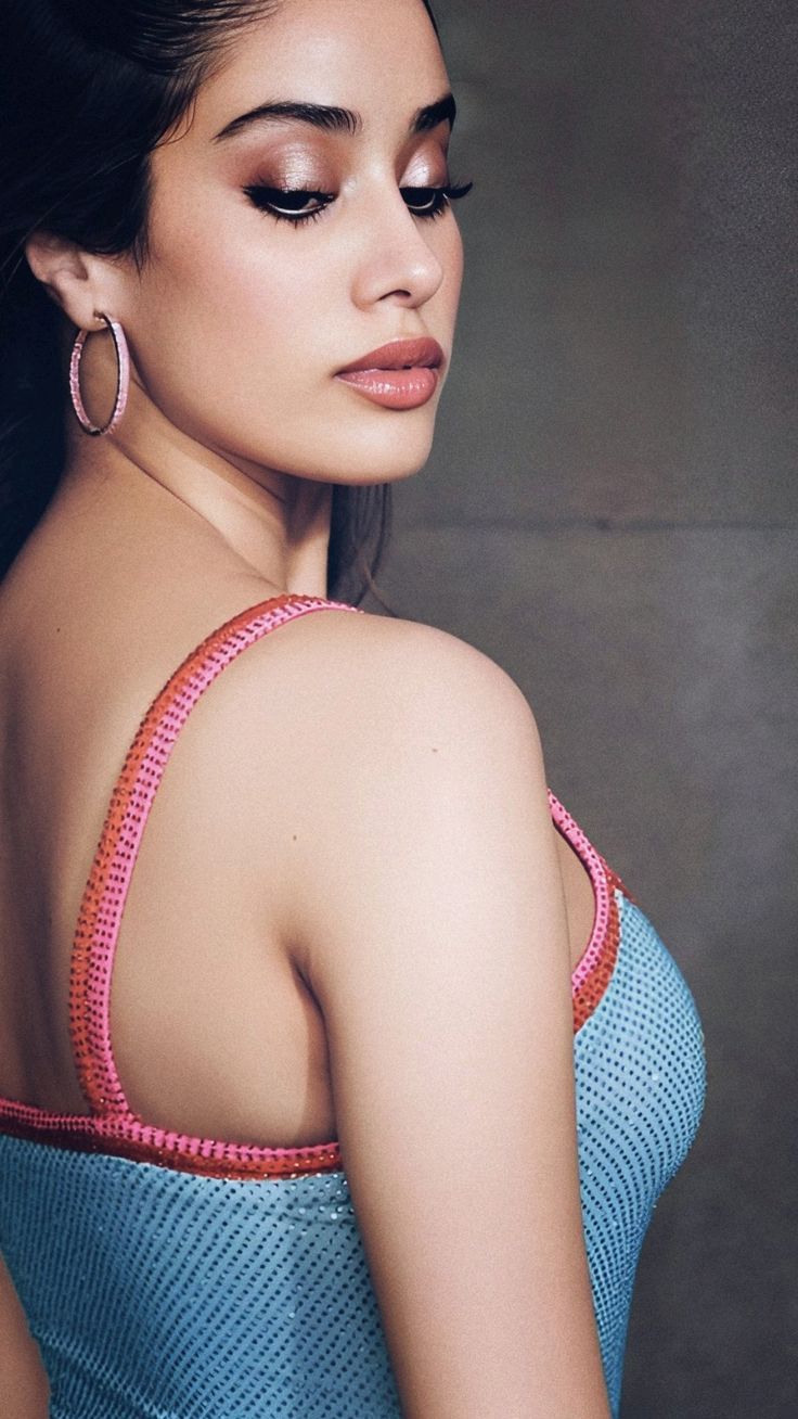 736x1308 Jahnvi kapoor wallpaper. Jhanvi kapoor wallpaper, Janhvi kapoor photohoot, Janhavi kapoor hot