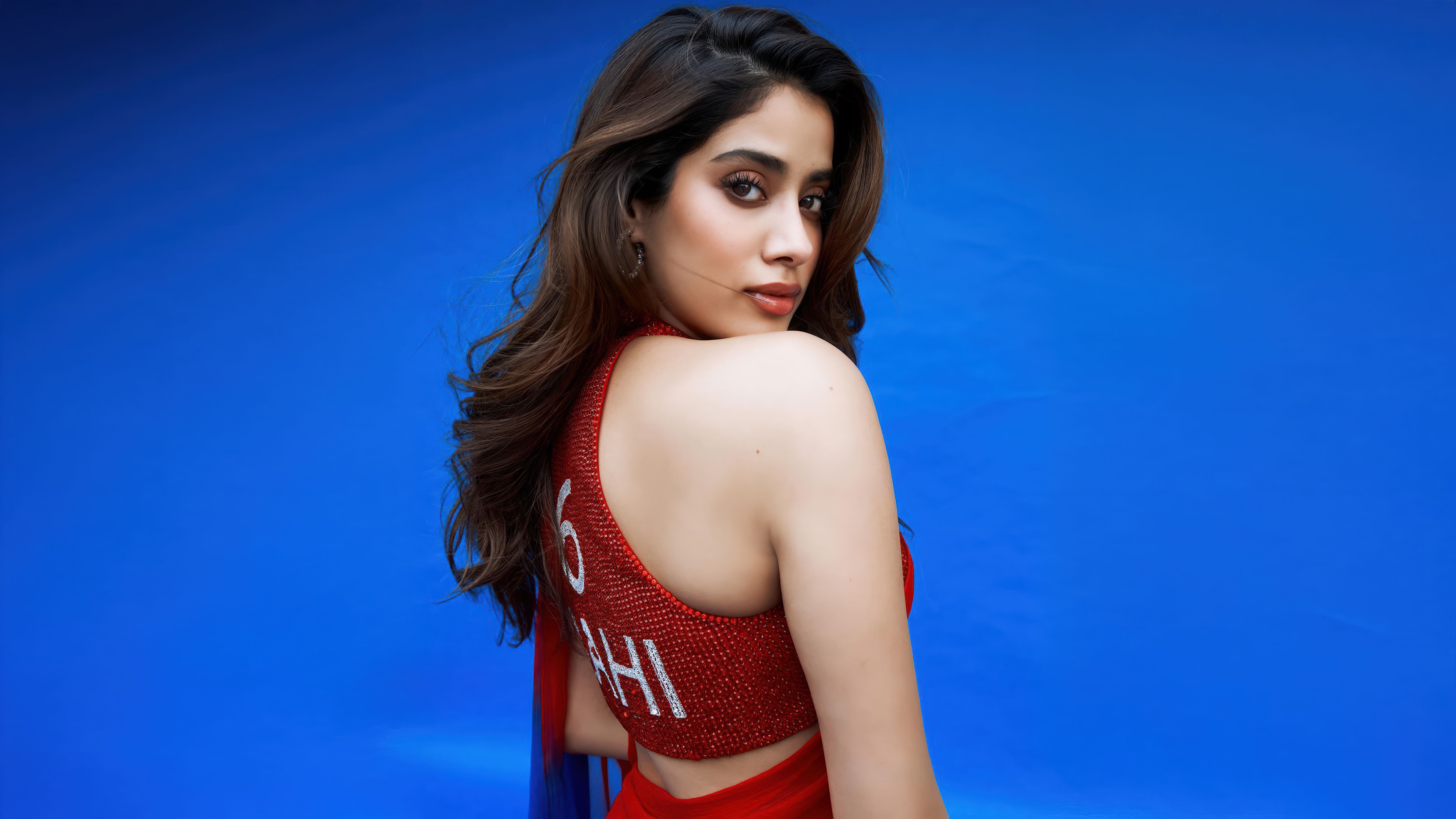 5120x2880 Janhvi Kapoor Wallpaper and Background