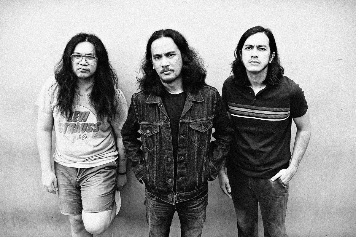 1200x800 Music. Kelompok Penerbang Roket