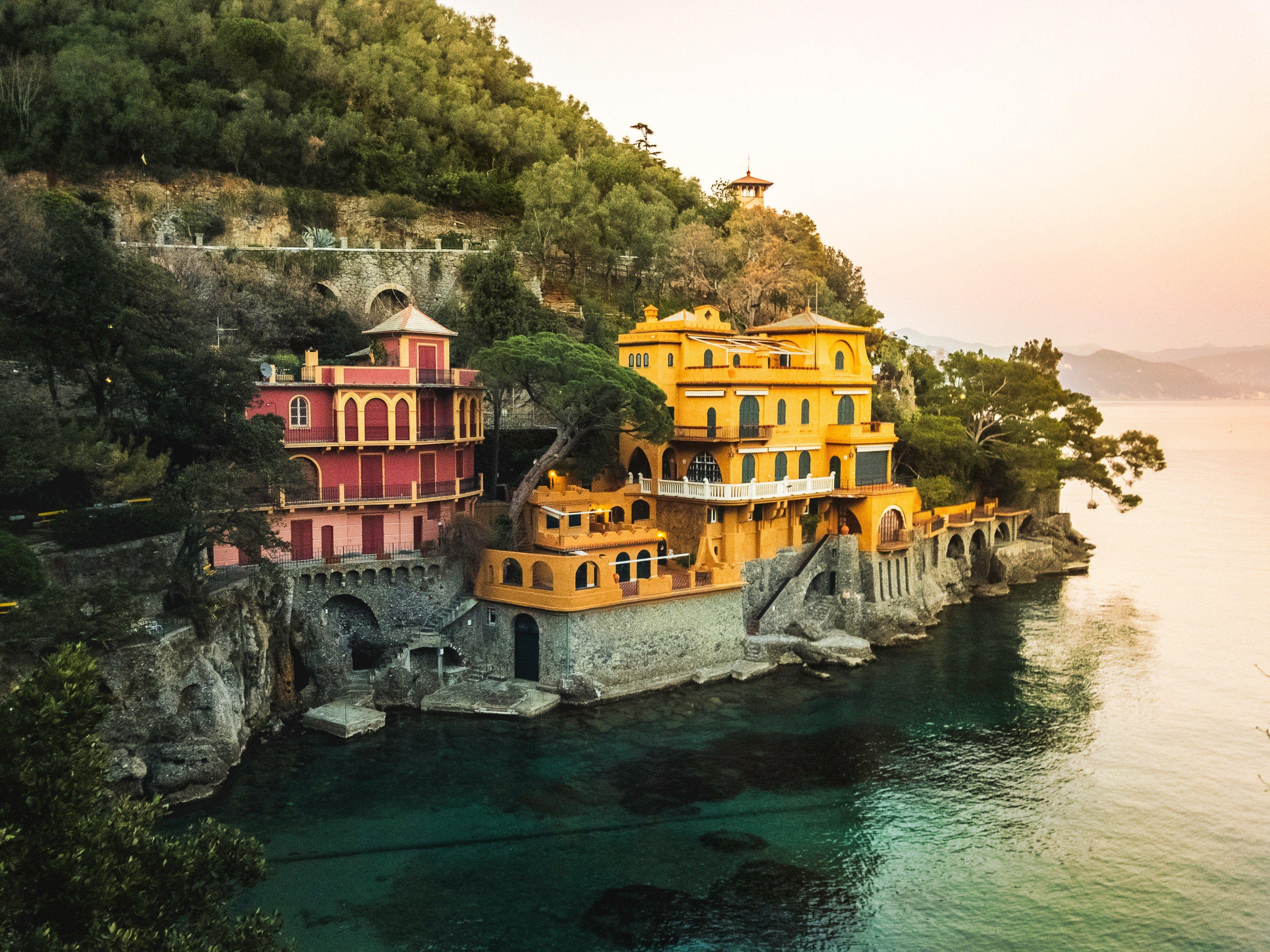 3840x2880 Wallpaper / architecture seaside coastal town and yellow HD 4k wallpaper
