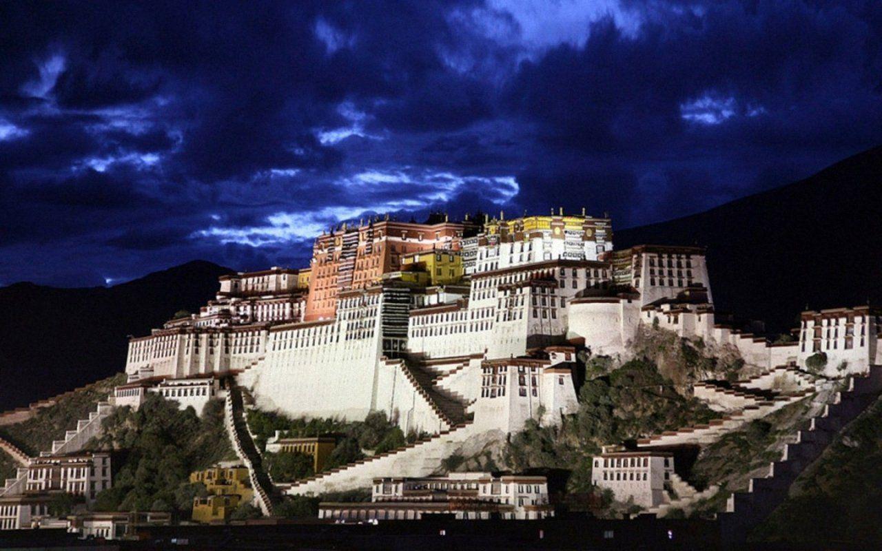 1280x800 Potala, palace of the Dalai Lama in Tibet. Description